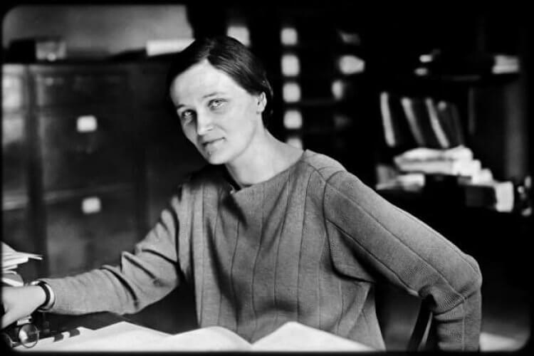 Cecilia Payne-Gaposchkin (1900-1979)