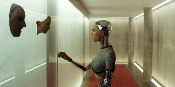 Ex Machina filminden bir sahne